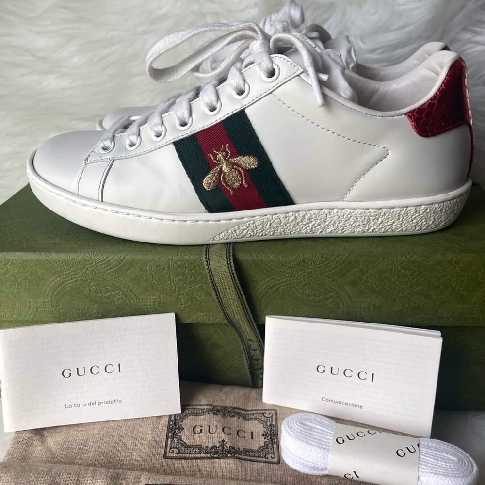 Gucci Ace Embroidered Bee Sneakers White W/ Red & Green Size 36 fits Size 6.5-7